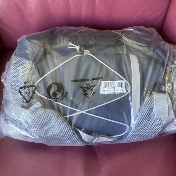 NWT Maelstrom  Ice Chest Cooler Backpack BLUE/gray - Picture 2 of 5